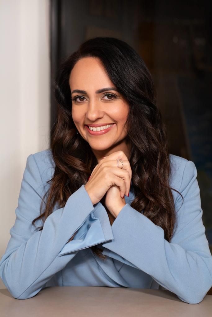 Vanessa with a client